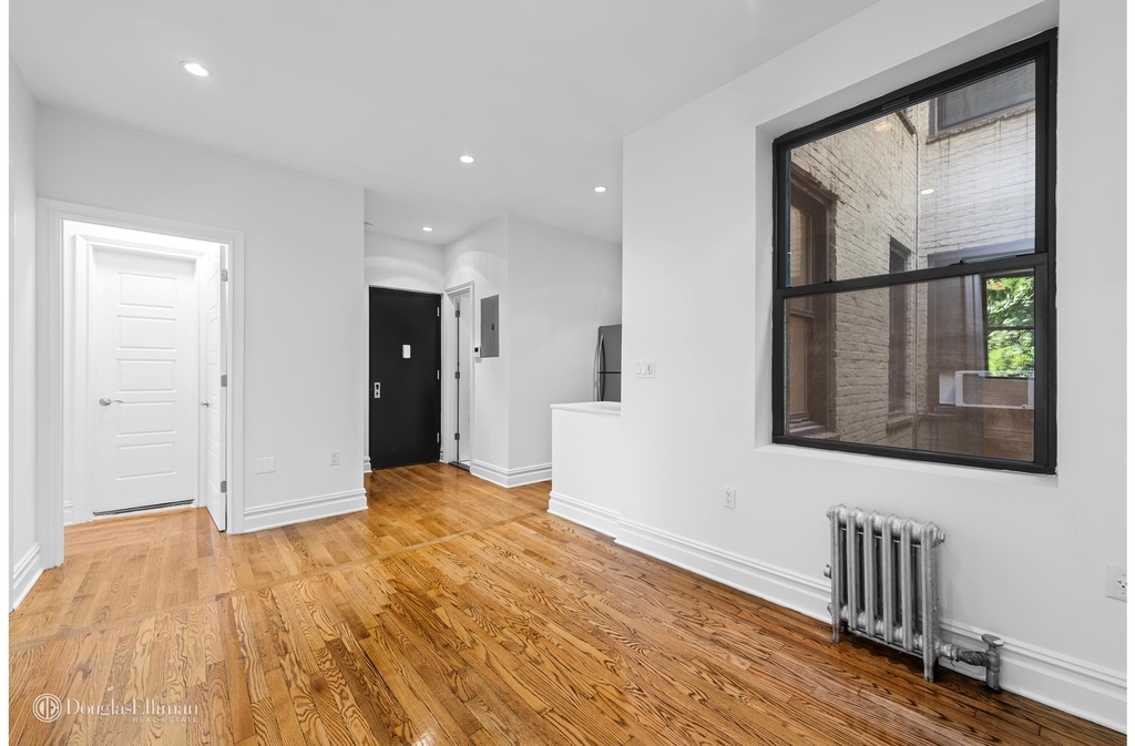 115 Greenpoint Avenue - Photo 1