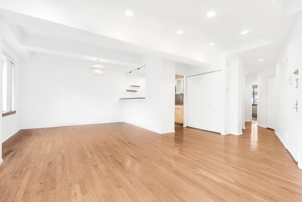 414 West 54th Street - Photo 4