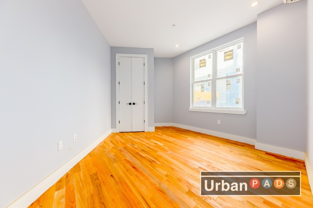 2178 Bergen Street - Photo 2