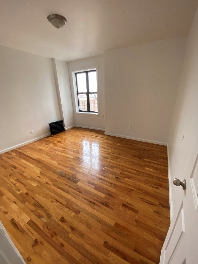 601 W 176 ST - Photo 4