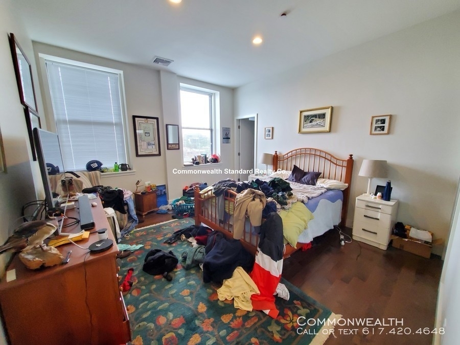 460 Harrison Ave - Photo 2