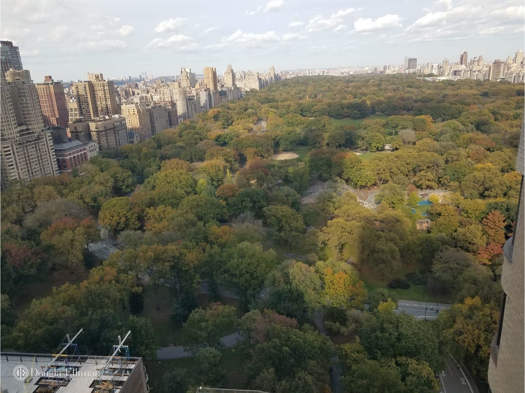 200 Central Park South - Photo 1