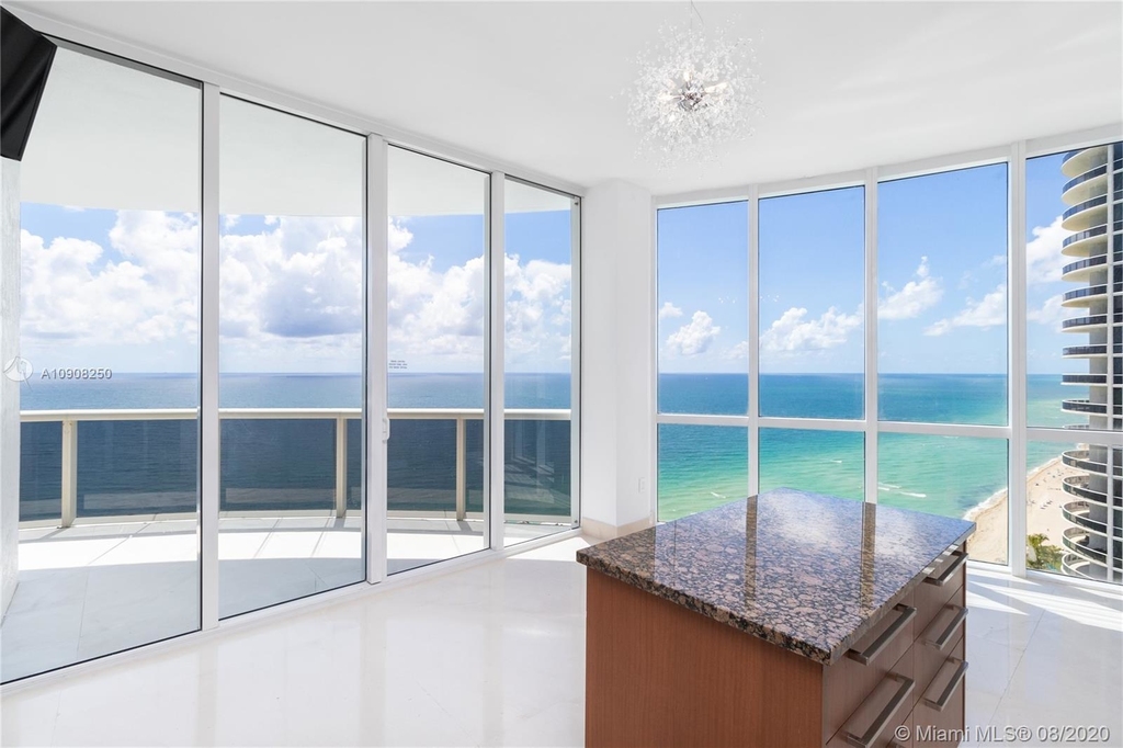 16001 Collins Ave - Photo 10