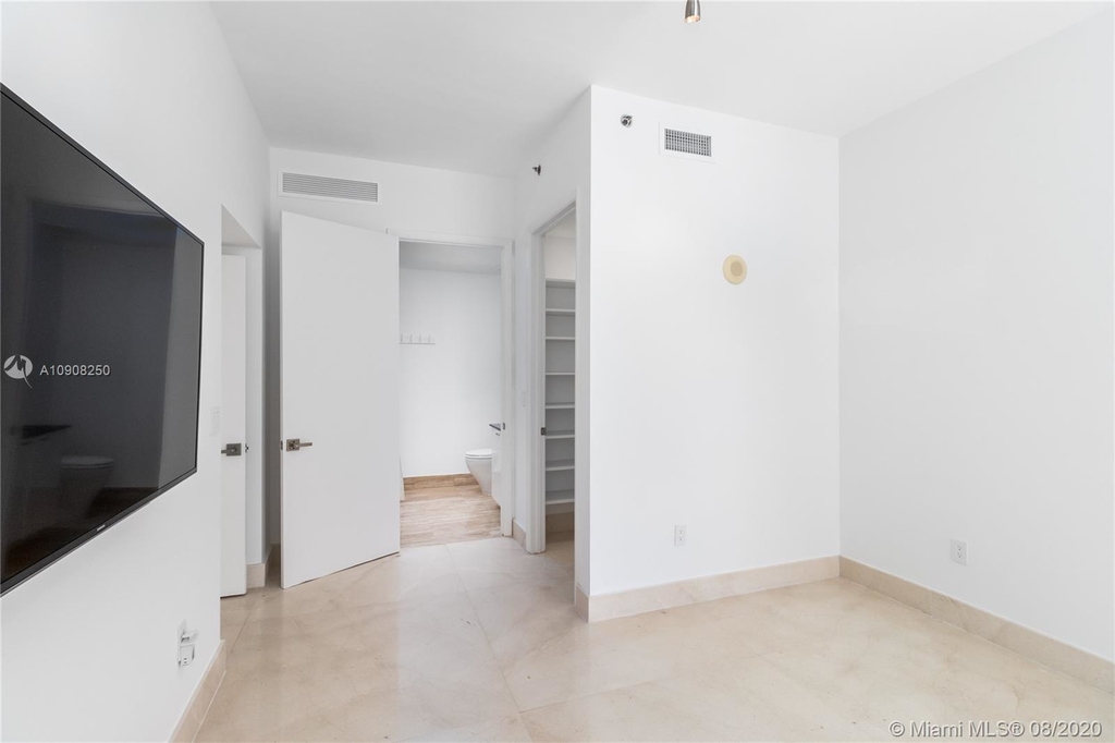 16001 Collins Ave - Photo 16