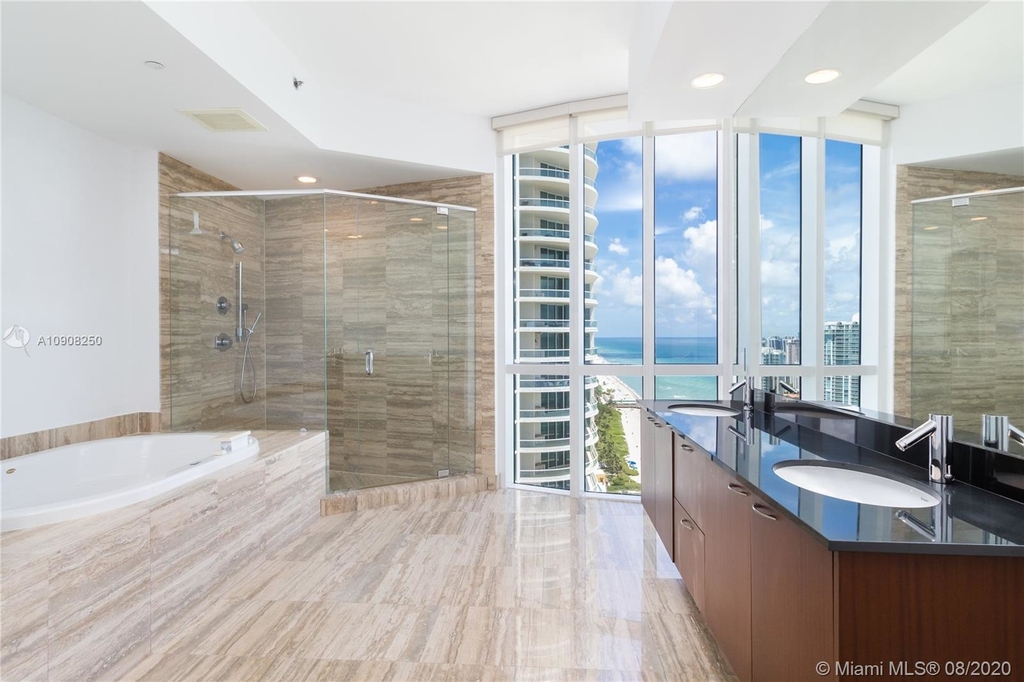 16001 Collins Ave - Photo 13