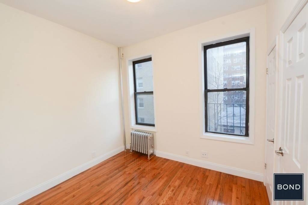 East 36 Street - Photo 5