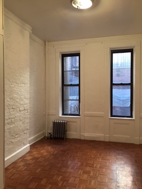 607 East 11th Street - Photo 2