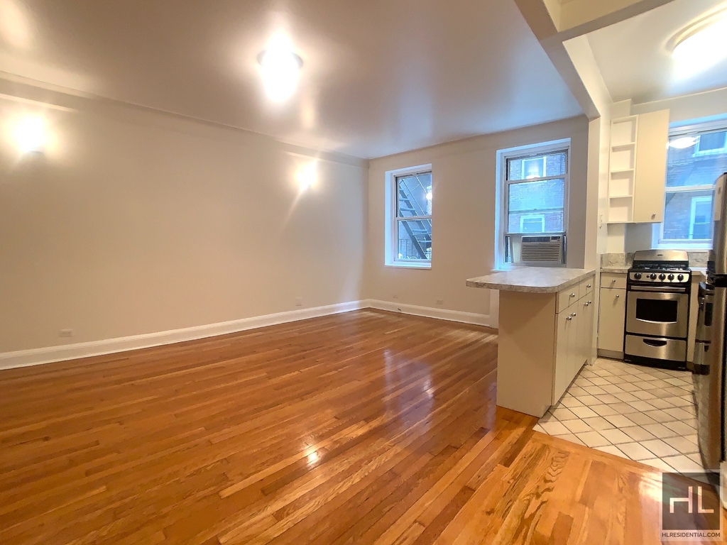 34 West 65th Street - Photo 0