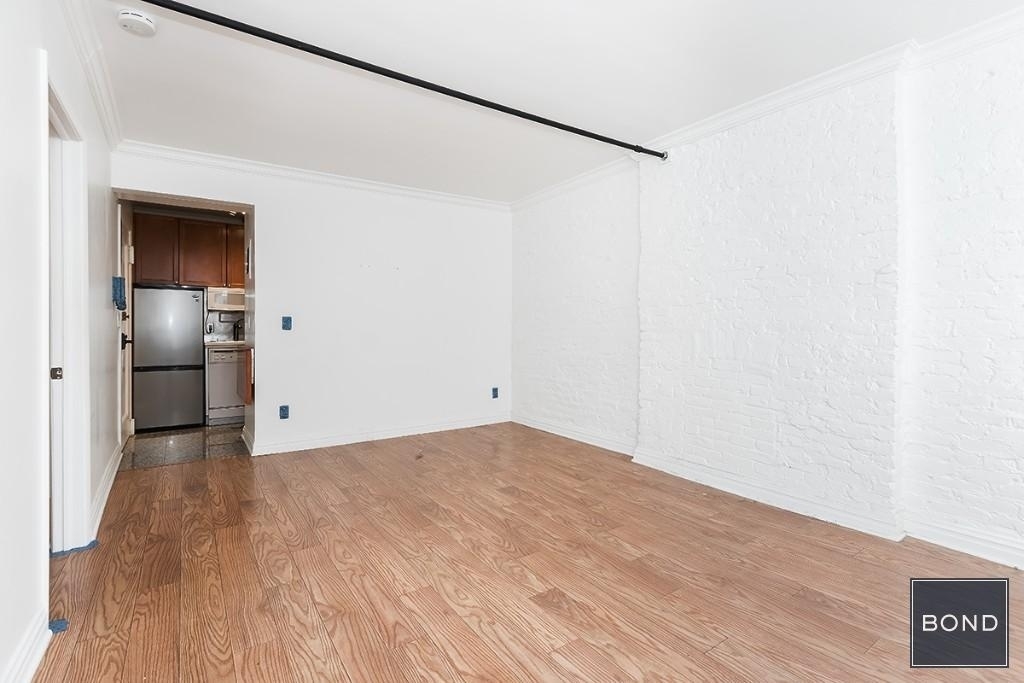 231 East 31st Street - Photo 3