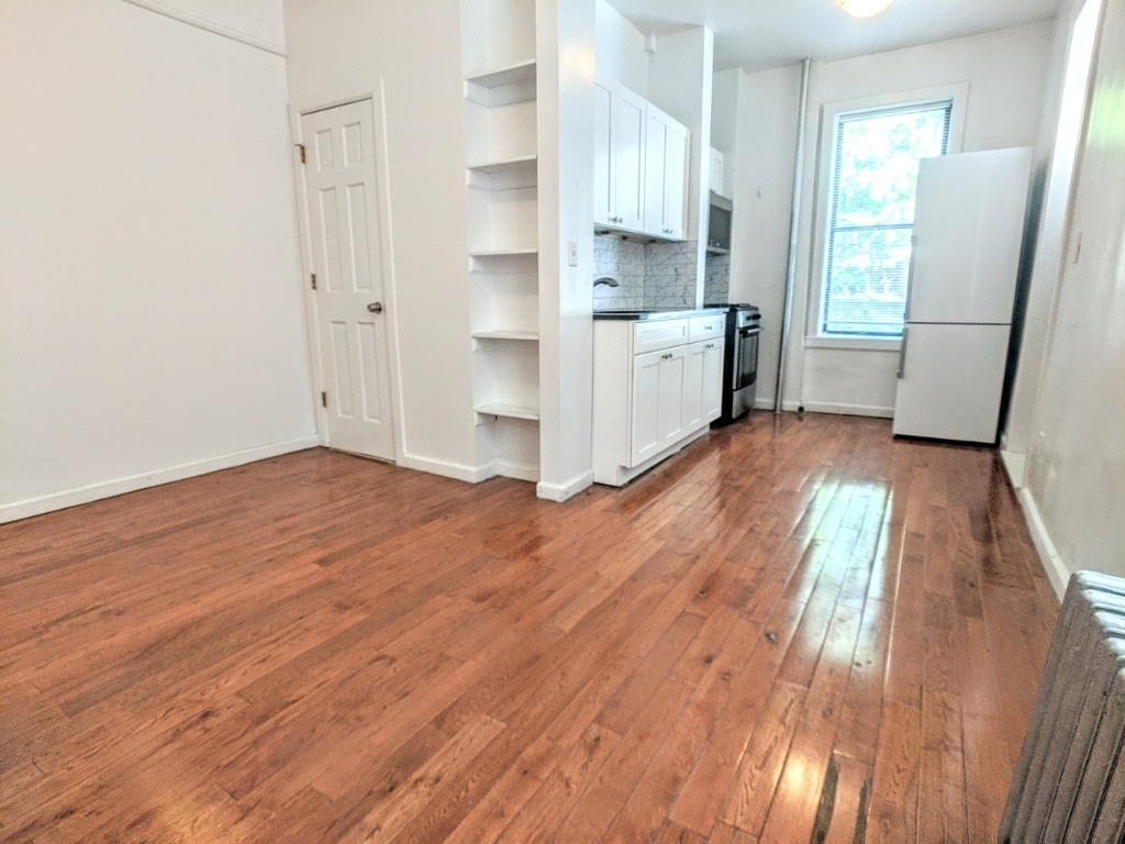 1385 St Johns Place - Photo 3