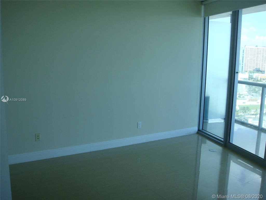 888 Biscayne Blvd - Photo 3