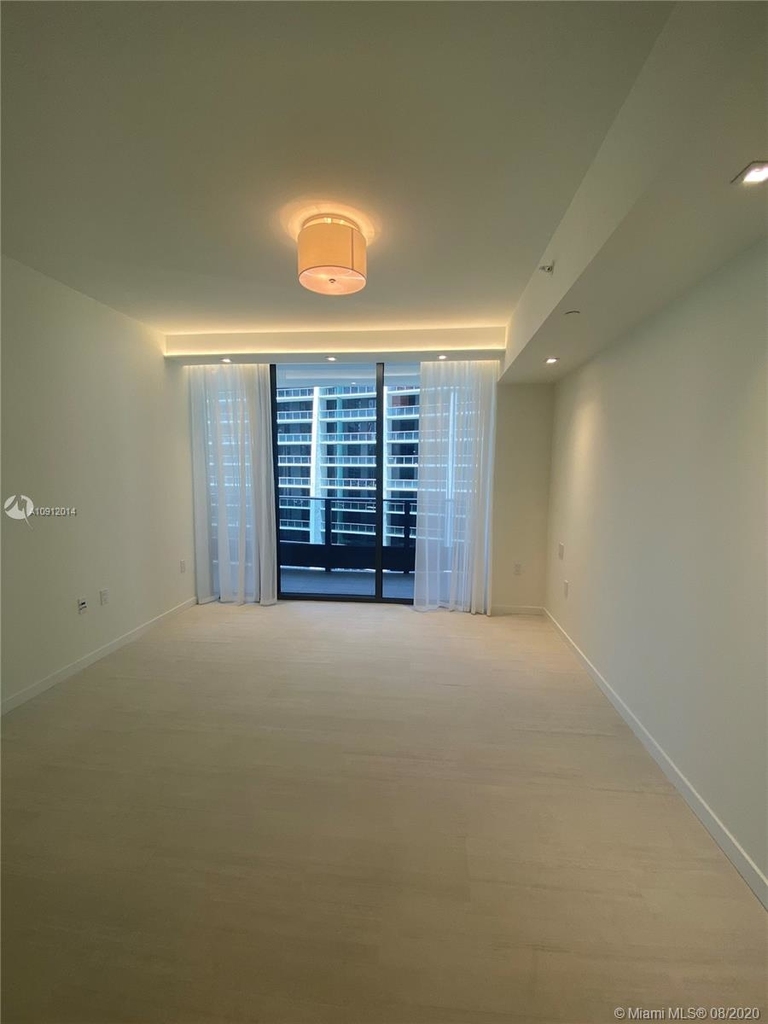 1000 Brickell Plaza - Photo 12