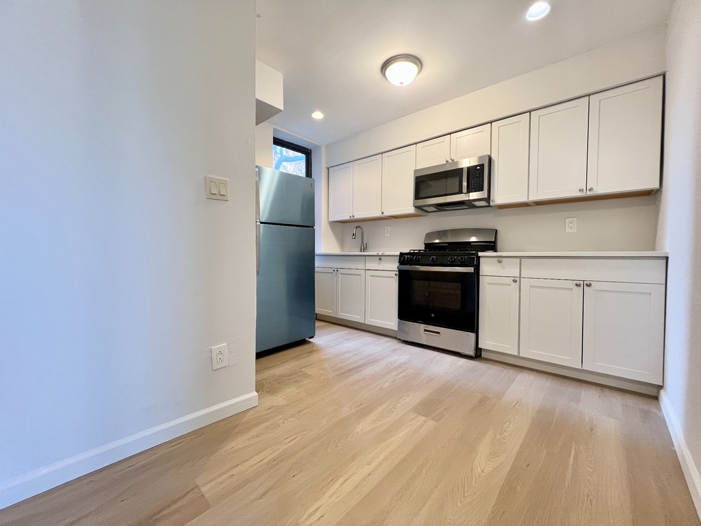 170 Parkside Avenue - Photo 2