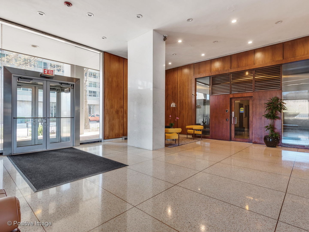 3600 North Lake Shore Drive - Photo 18