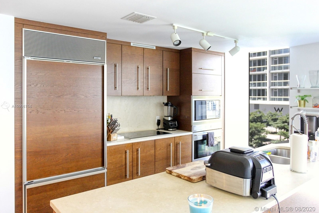 475 Brickell Ave - Photo 4