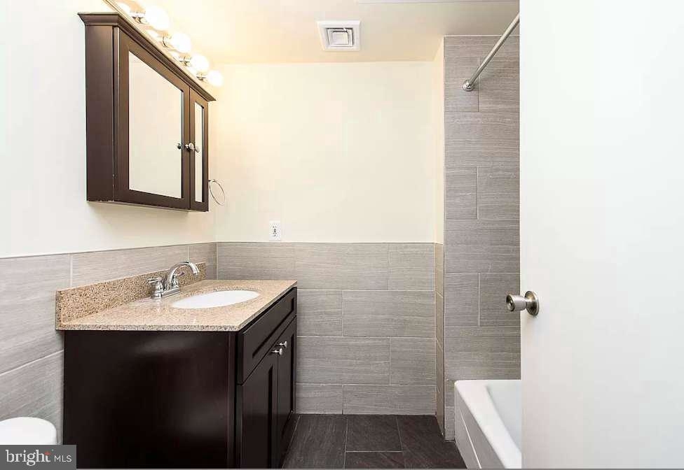 246 N 3rd Street - Photo 12