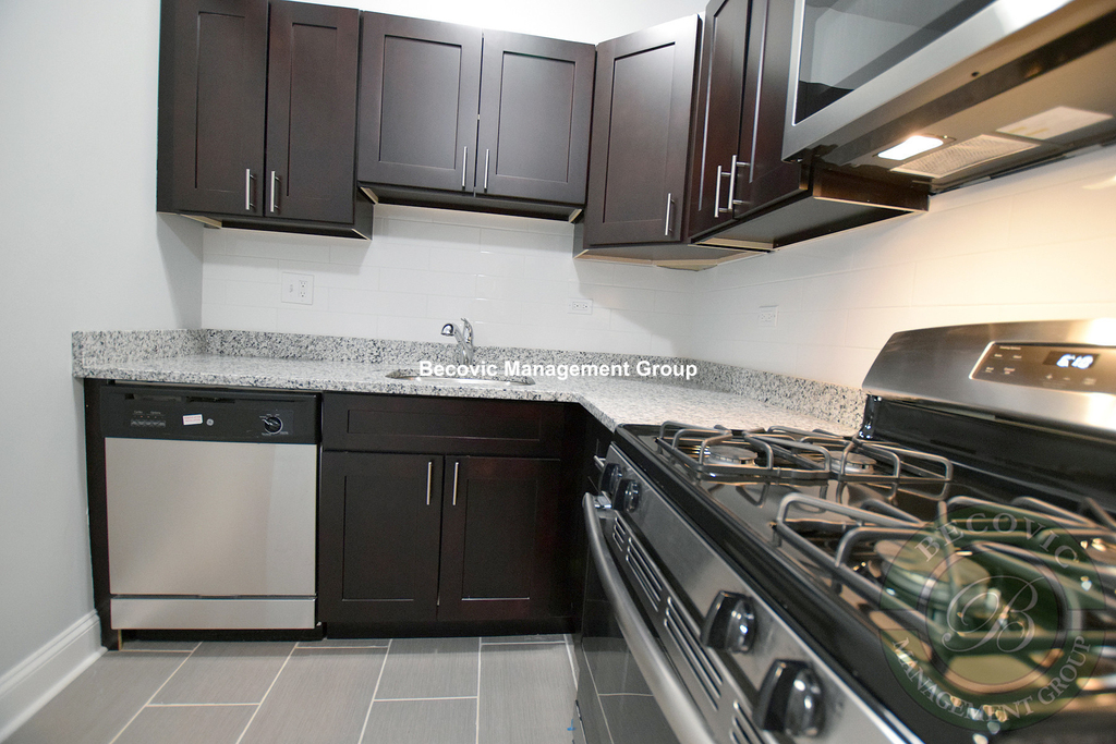 1608 West Sherwin Ave. - Photo 3