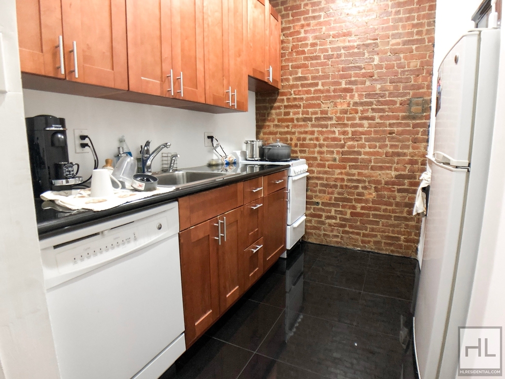 214 East 83 Street - Photo 4