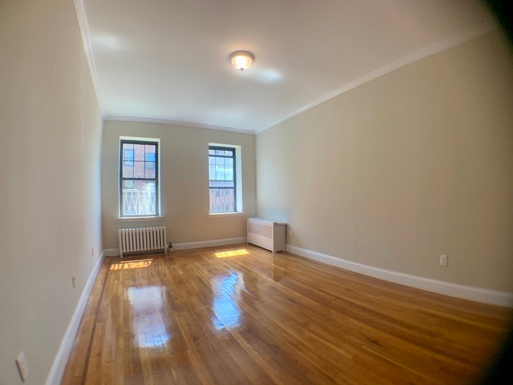 West 187 Chittenden Avenue - Photo 3