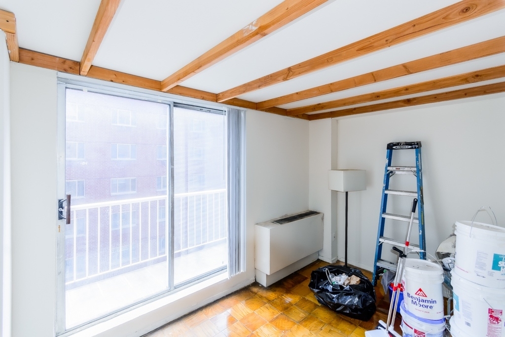 220 East 24th Street - Photo 2