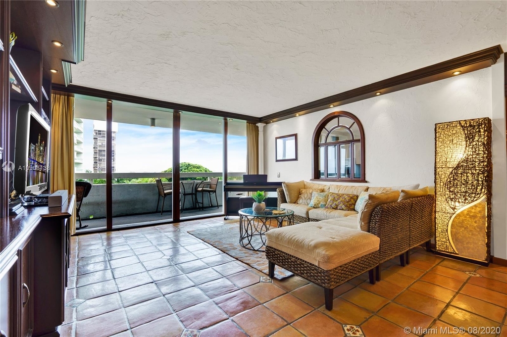 1627 Brickell Ave - Photo 8