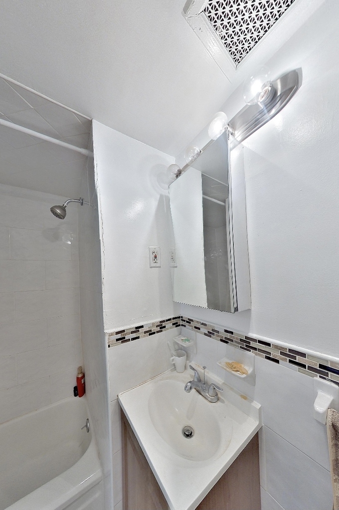 1132 1st Avenue - Photo 2