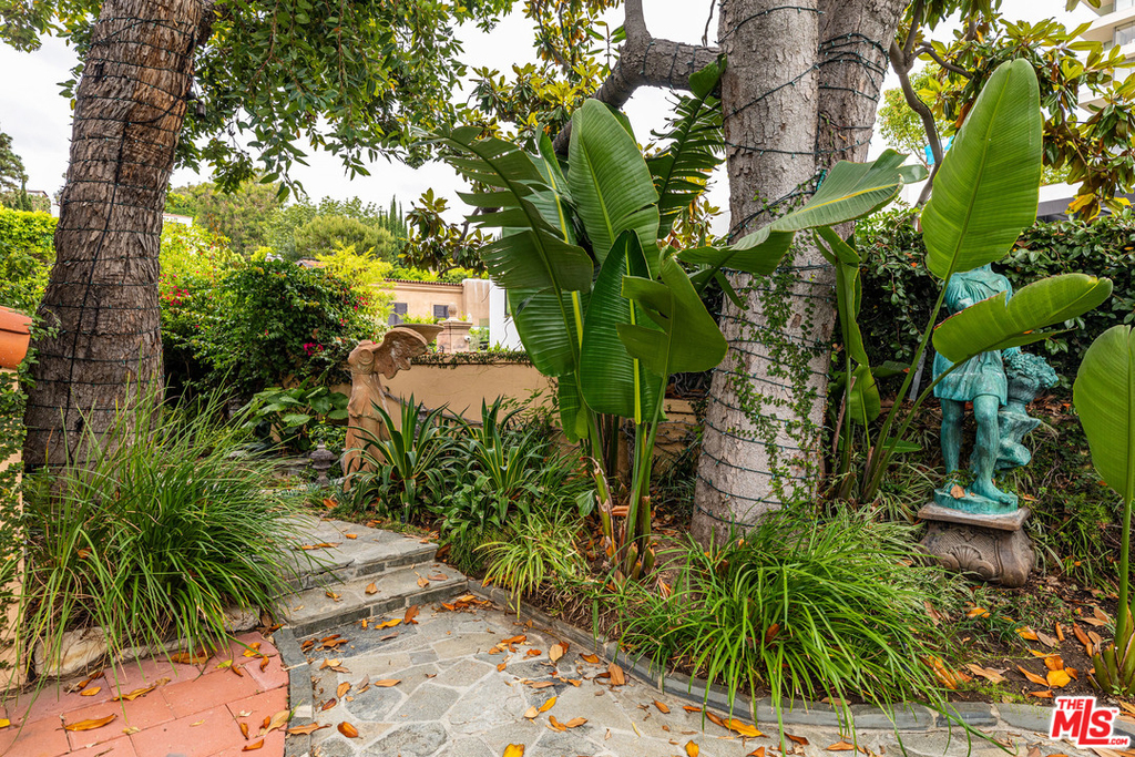 9329 Doheny Rd - Photo 4