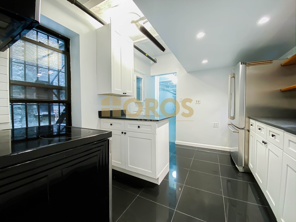 217 East 10th Street - Photo 1