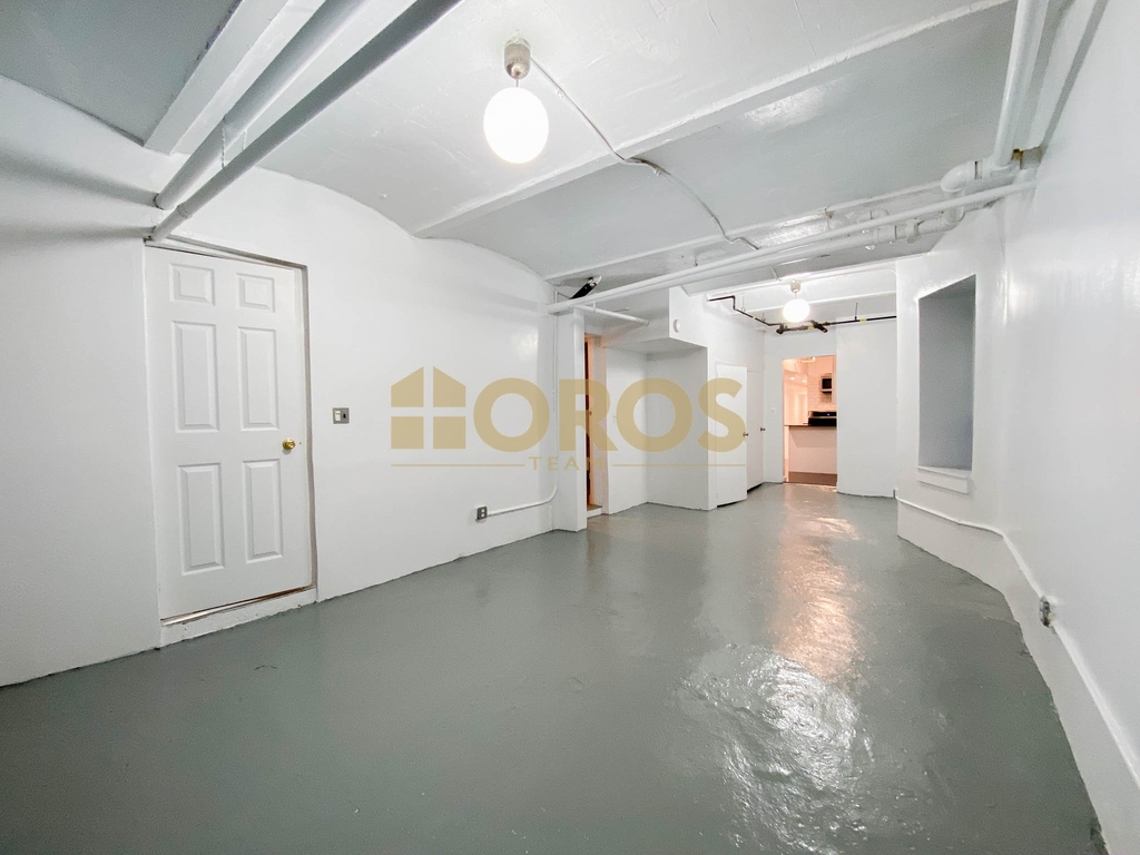 217 East 10th Street - Photo 11