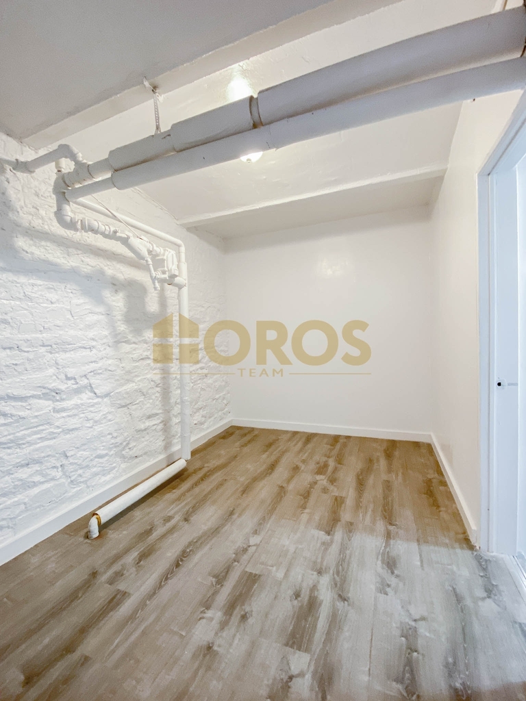 217 East 10th Street - Photo 4