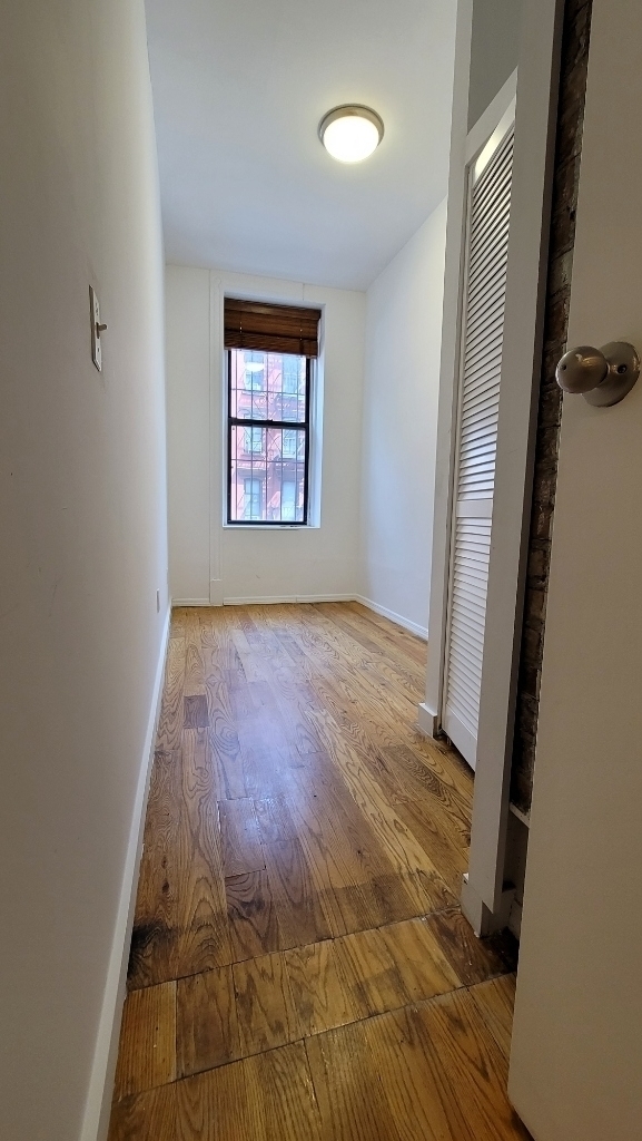 312 East 9th Street - Photo 5