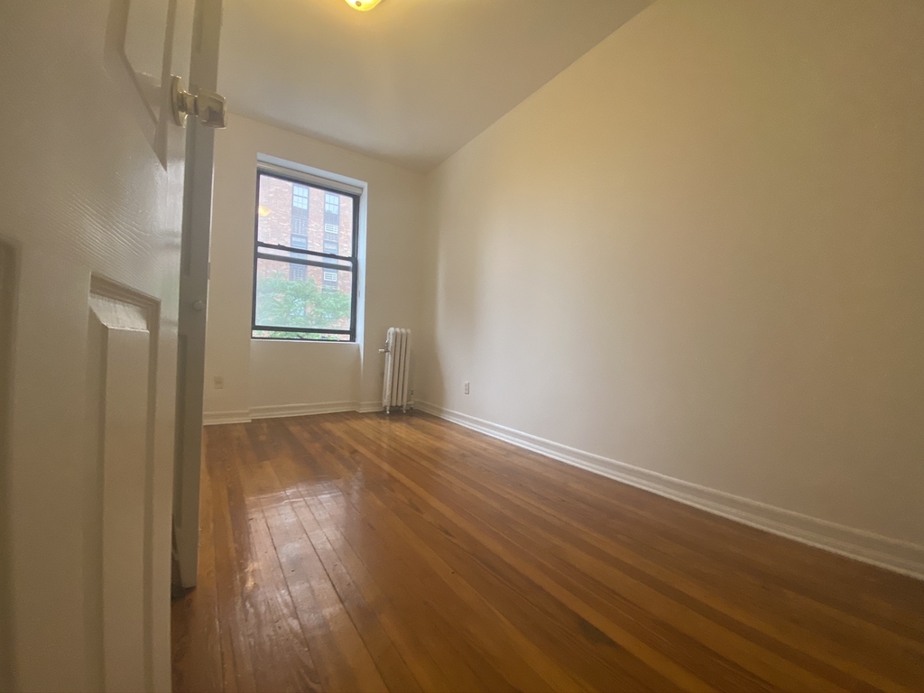 401 W 24th Street - Photo 1