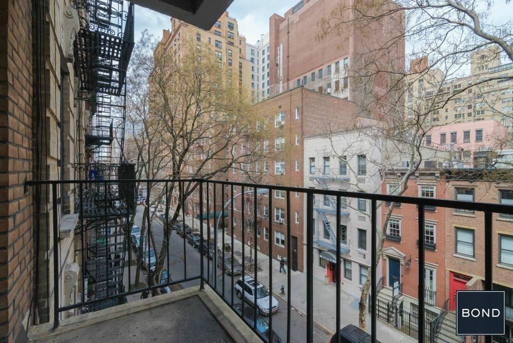 240 East 78 Street - Photo 3