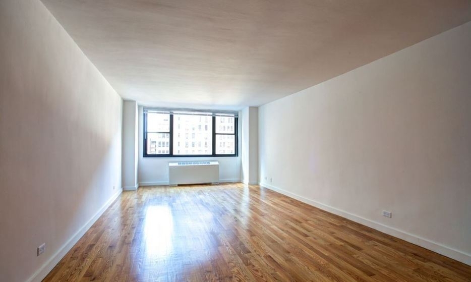 315 West 57th Street - Photo 1