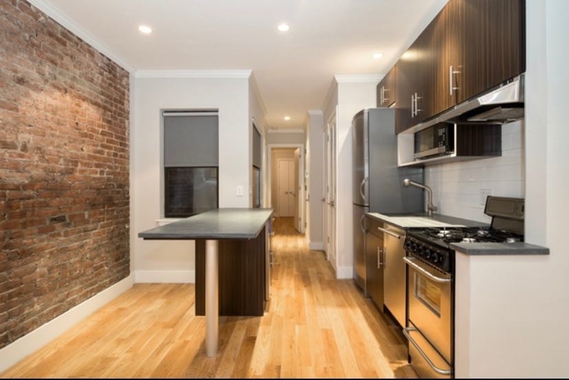 515 West 47th Street - Photo 3