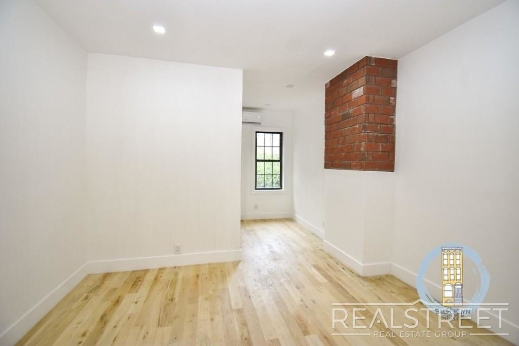 15-11 Cooper Street - Photo 2