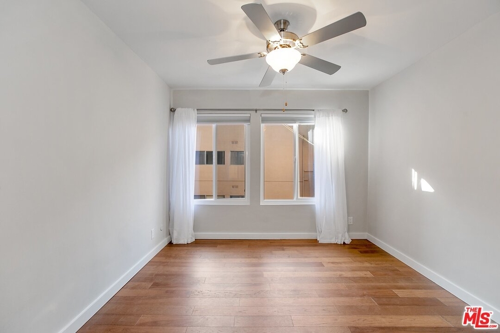 855 Victor Ave - Photo 11