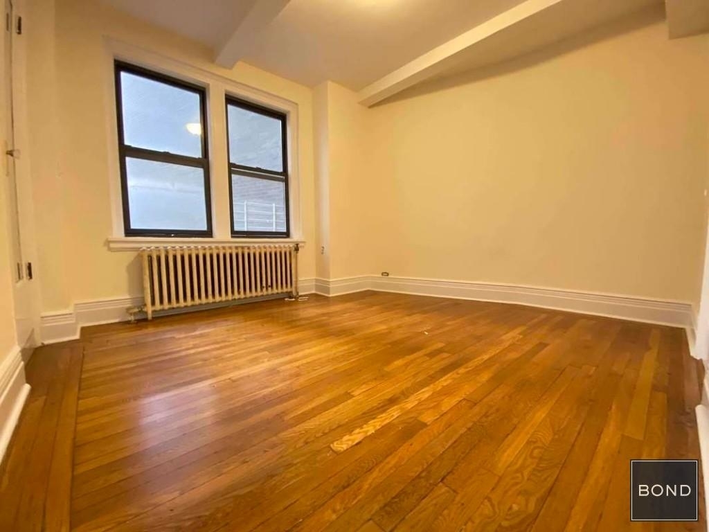 245 East 21st Street - Photo 6