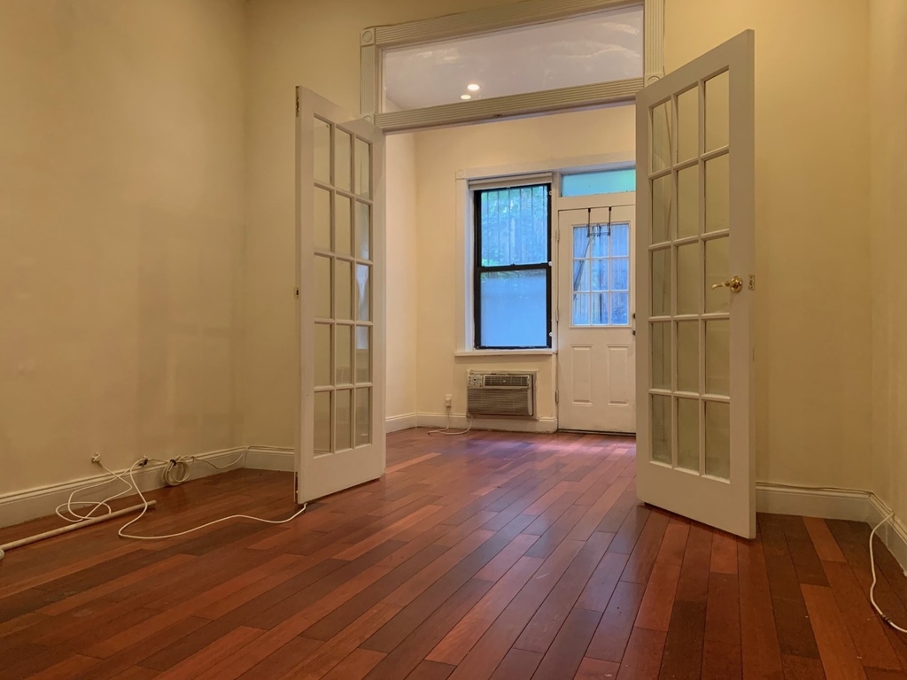 506 East 88th St - Photo 3