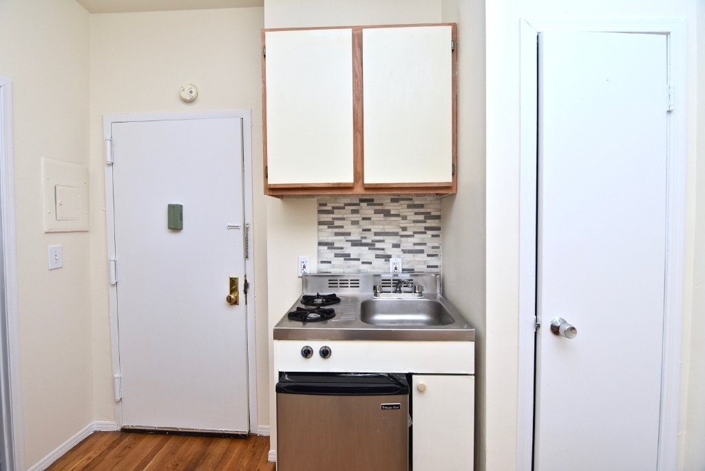 239 West 63rd Street - Photo 2