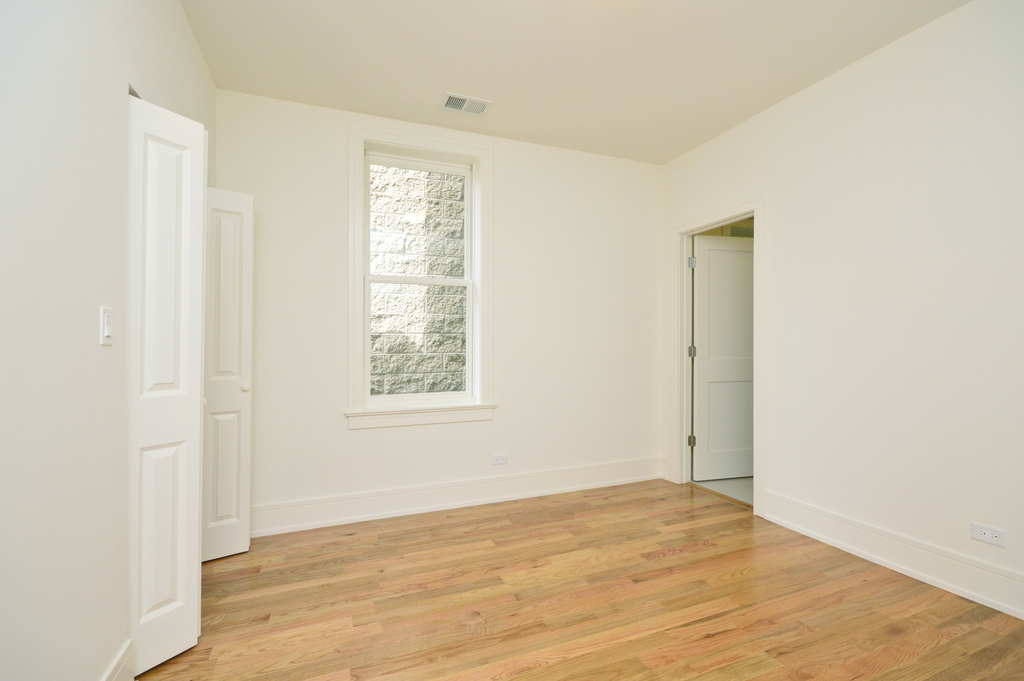 2235 North Clybourn Avenue - Photo 9