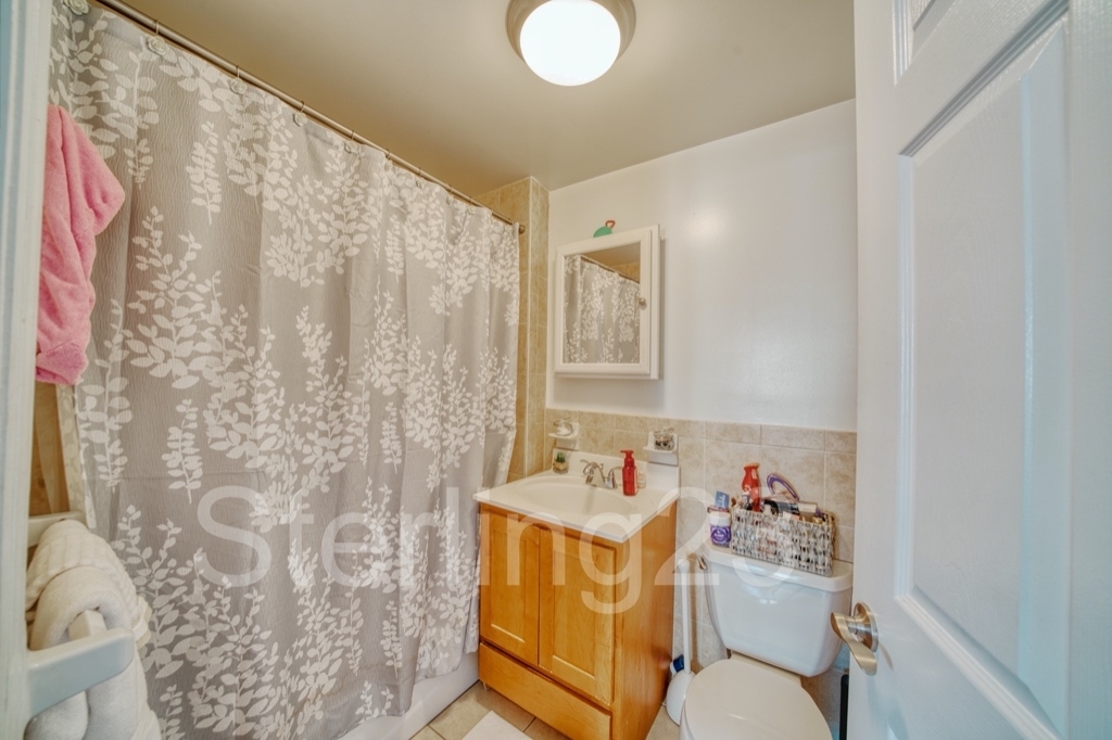 22-14 Astoria Boulevard - Photo 6