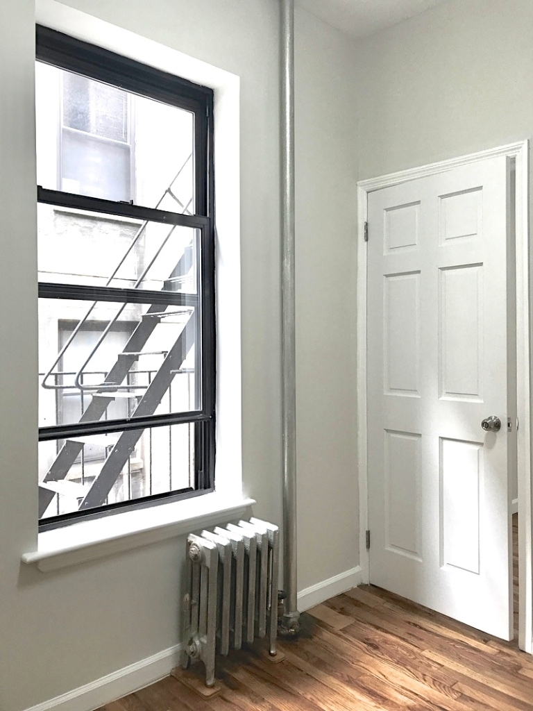 228 West 24th Street - Photo 2