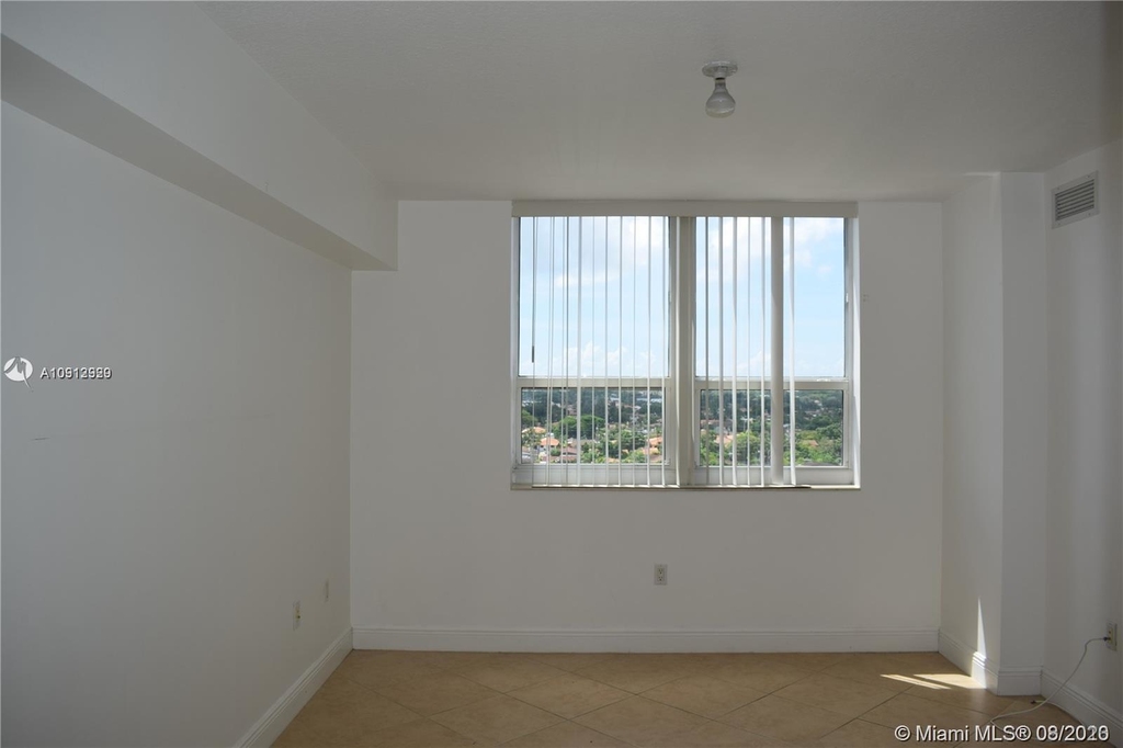 3232 Coral Way - Photo 6