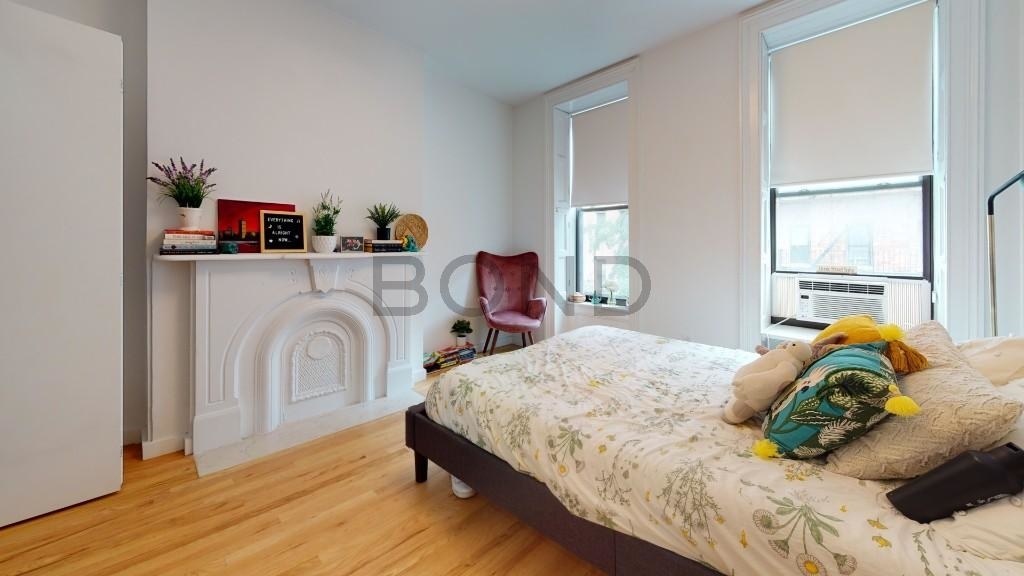 316 East 80th Street - Photo 5