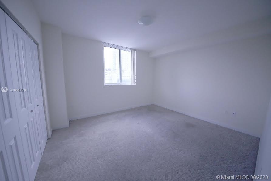 601 Ne 23 St - Photo 3