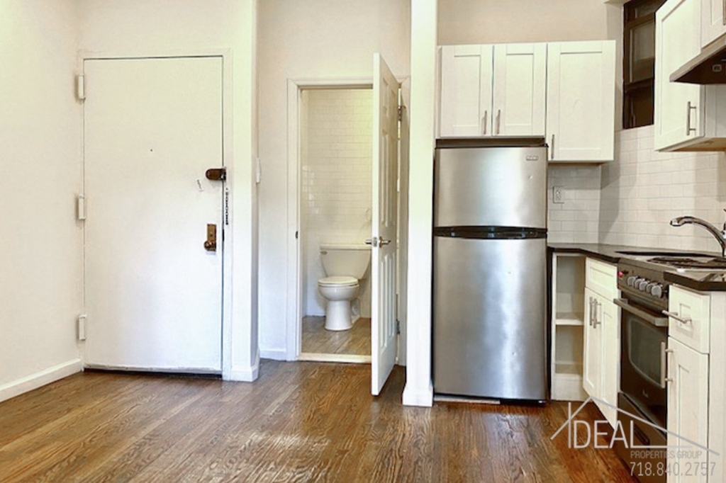 79 16th St - Photo 2