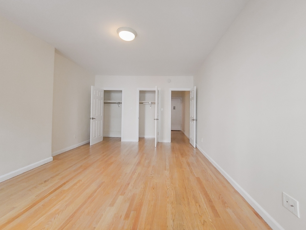 152 East 84th Street - Photo 5