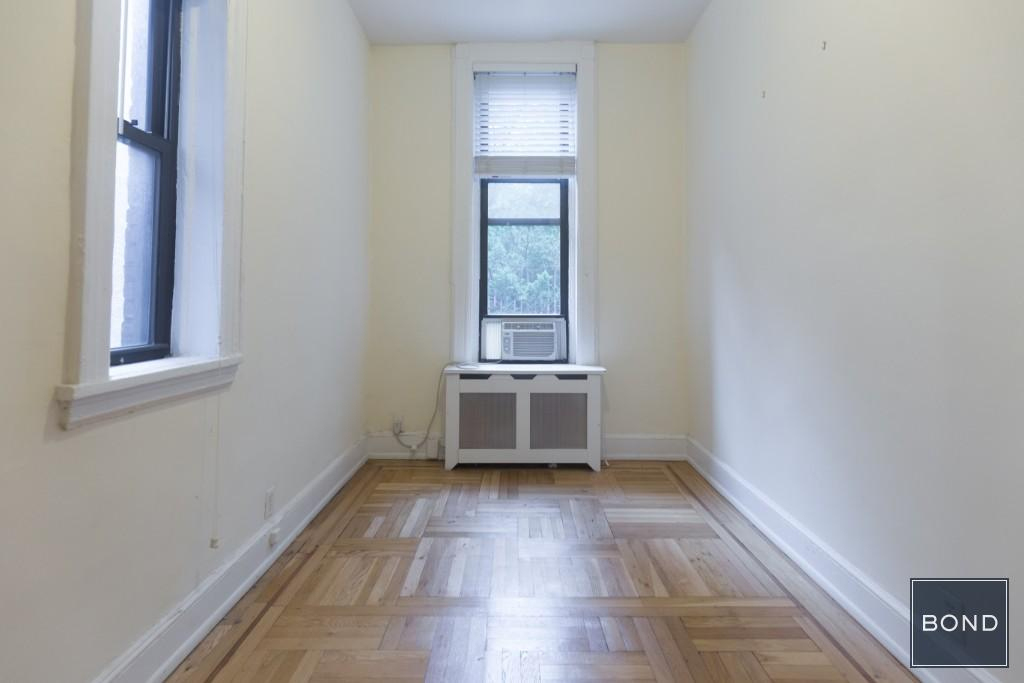 118 West 69th Street - Photo 4