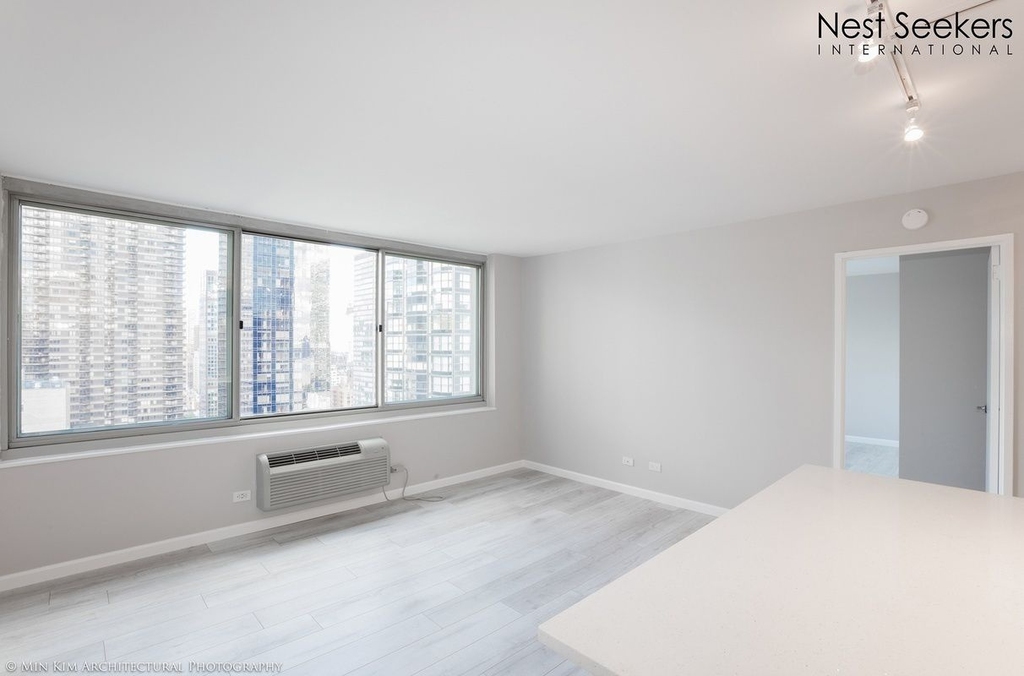 333 East 45th Street - Photo 3